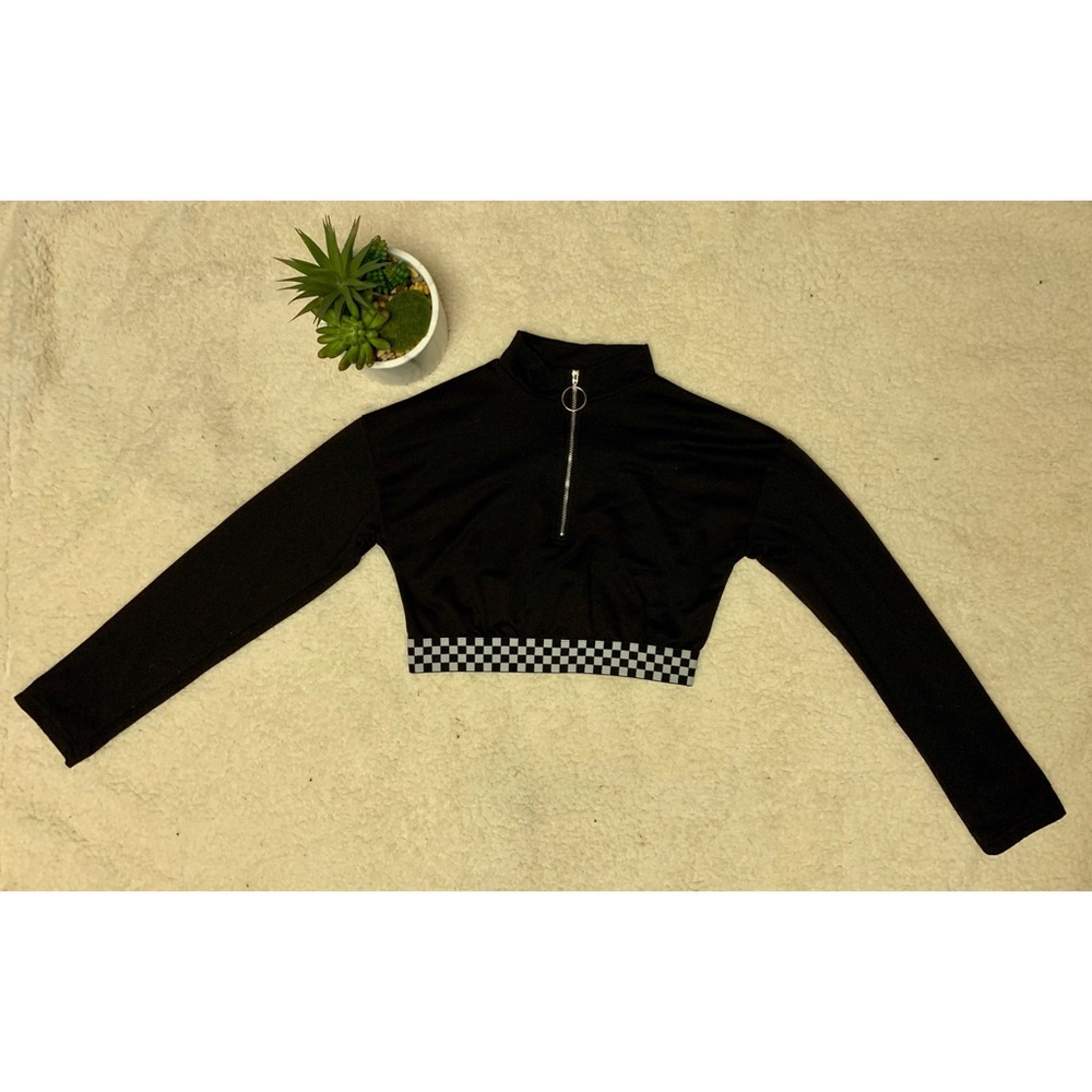 Checkered Long-sleeve Crop Top